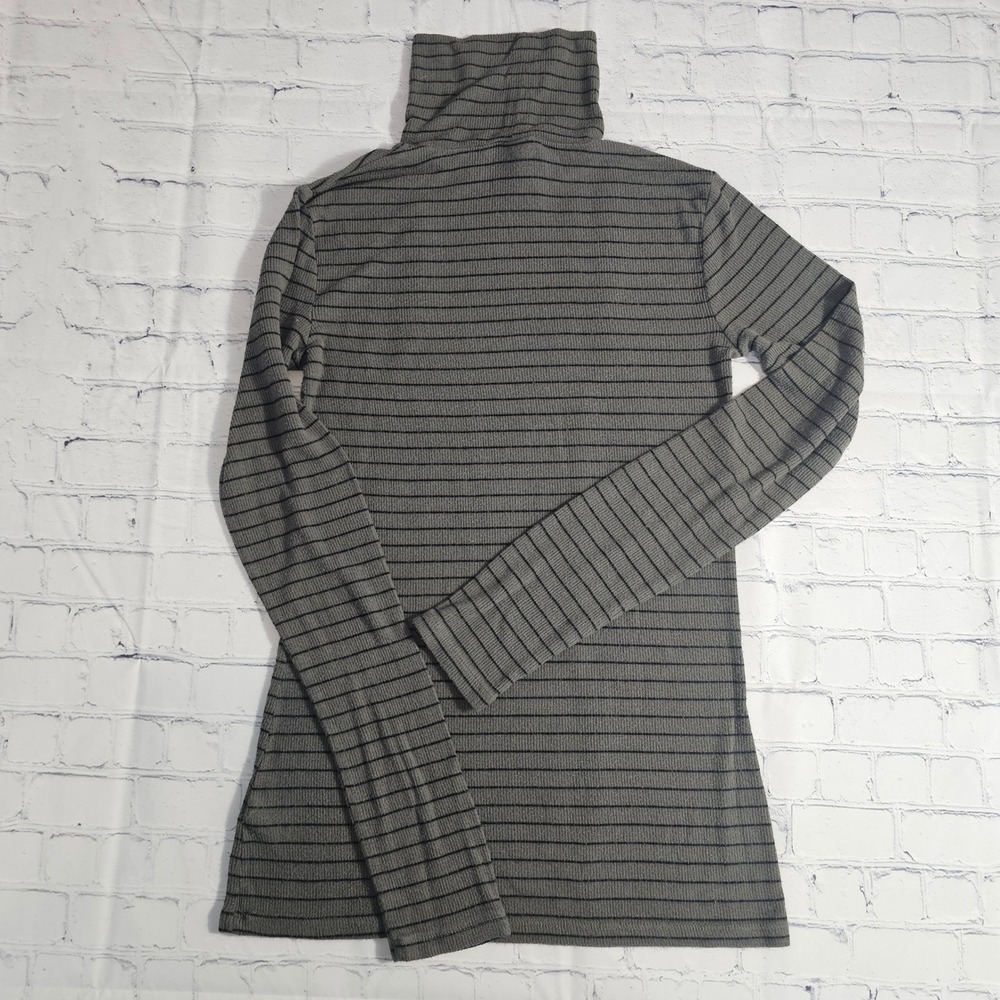 Mossimo Supply Co Womens Gray Black Striped Turtleneck Ribbed Top‎ Size M